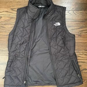 North face vest size small lightly worn